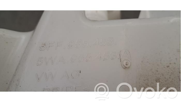 Audi A3 8Y Tuulilasinpesimen nestesäiliö 