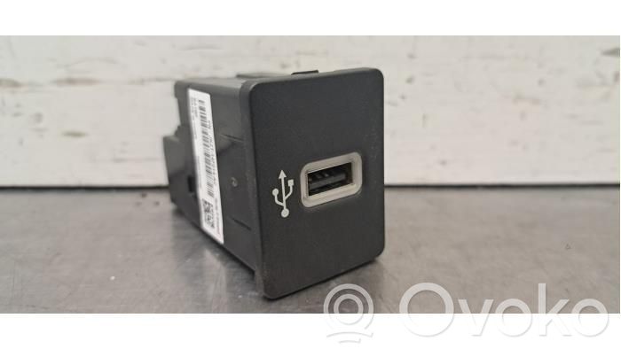 Ford Transit Custom USB jungtis 