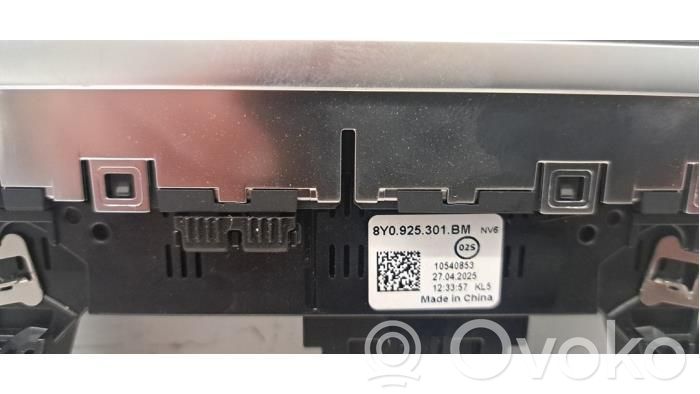 Audi A3 8Y Botón interruptor de luz de peligro 