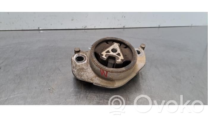 Opel Vivaro Engine mount bracket 