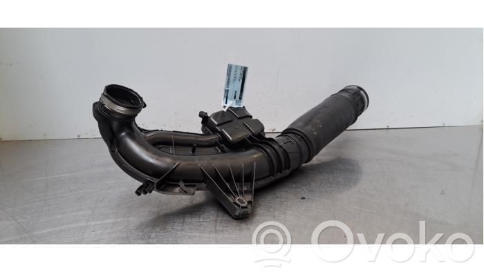 Rura / Wąż dolotowy powietrza   165756662R