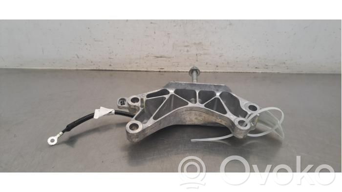 Peugeot 3008 III Engine mount bracket 