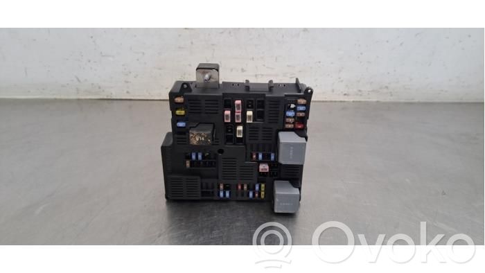 Volvo XC60 Juego de caja de fusibles 