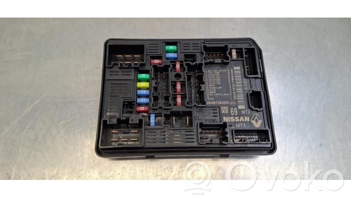 Fuse box set   284B72958R
