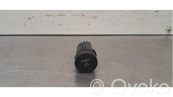 Renault Megane E-Tech Bouton poussoir de démarrage du moteur