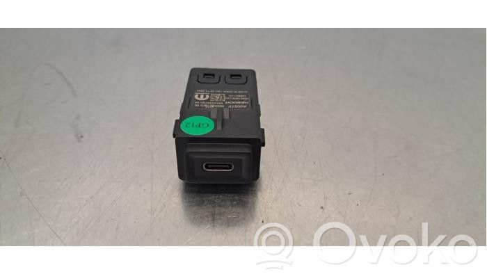 Opel Frontera Priză USB 