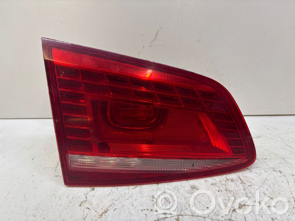 Volkswagen PASSAT B7 Takaluukun takavalot 