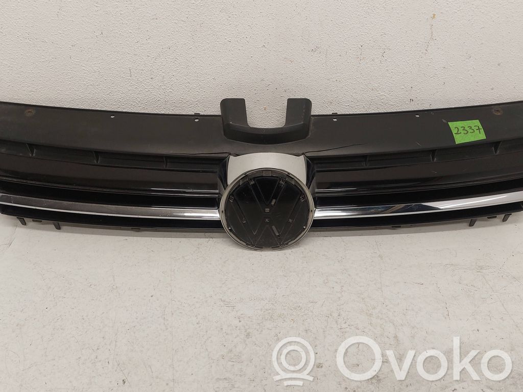 Volkswagen Golf VII Maskownica / Grill / Atrapa górna chłodnicy 