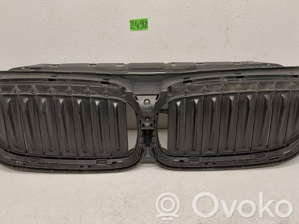 BMW 5 G30 G31 G38 Etupuskurin ylempi jäähdytinsäleikkö 