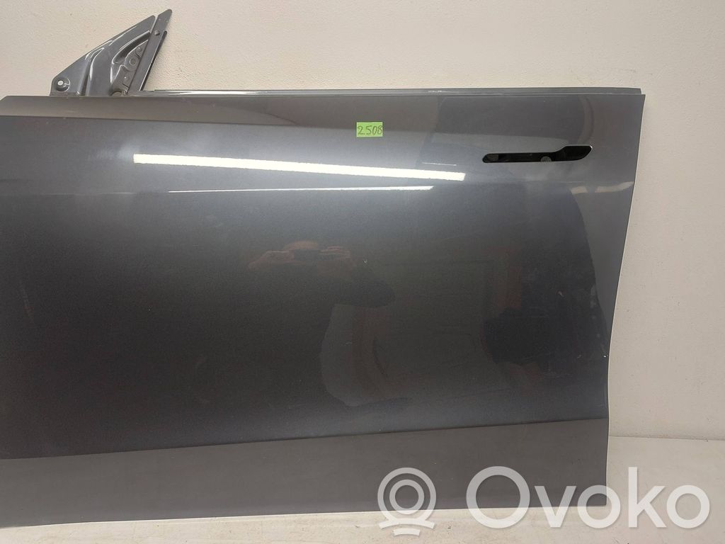 Tesla Model Y Priekinės durys 