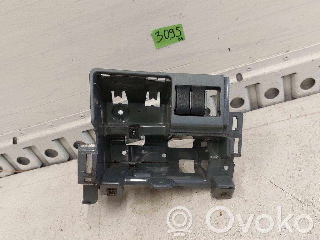 Iveco Daily 4th gen Otras partes del panel de instrumentos 