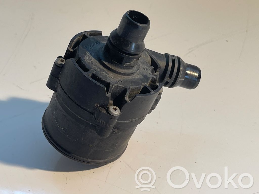 BMW 5 G30 G31 G38 Pompe à eau de liquide de refroidissement 