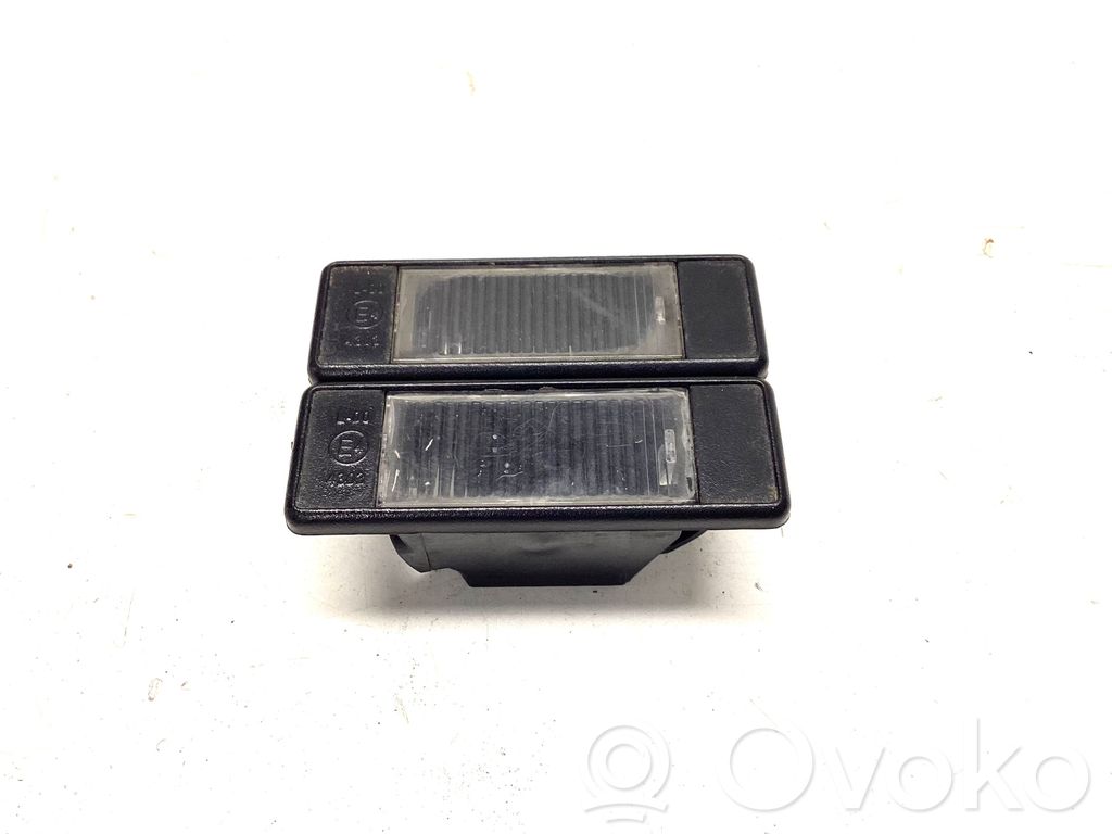 Nissan Qashqai Éclairage de plaque d'immatriculation 