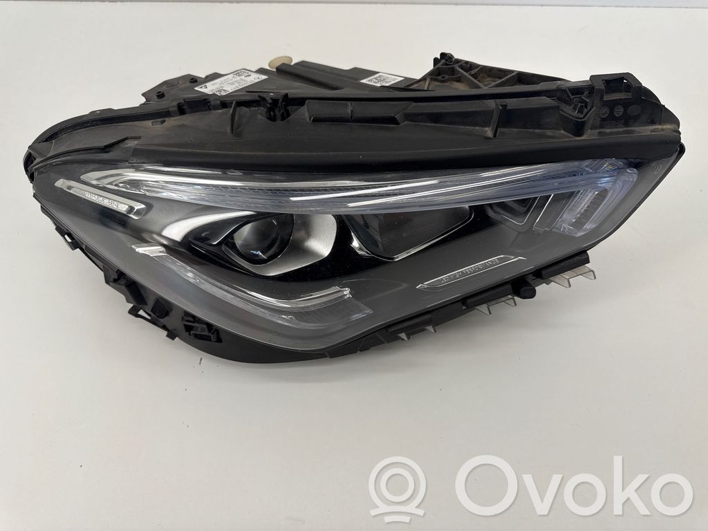 Mercedes-Benz CLA C118 X118 Lampa przednia 