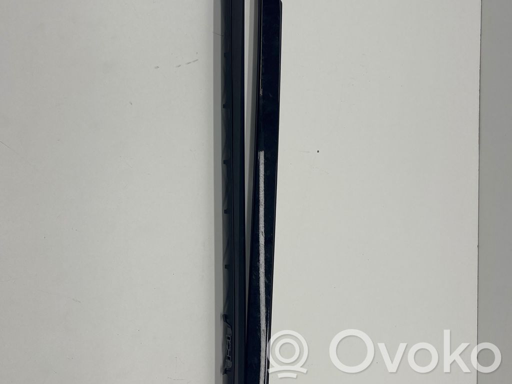 BMW X5 G05 Windshield trim 