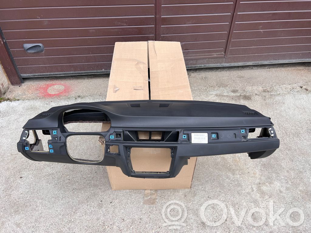 BMW 3 E90 E91 Dashboard 