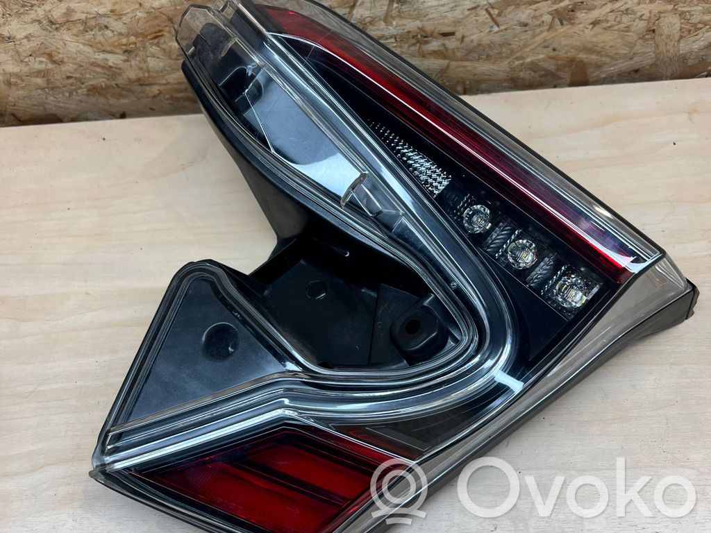 Toyota C-HR I Lampy tylnej klapy bagażnika 