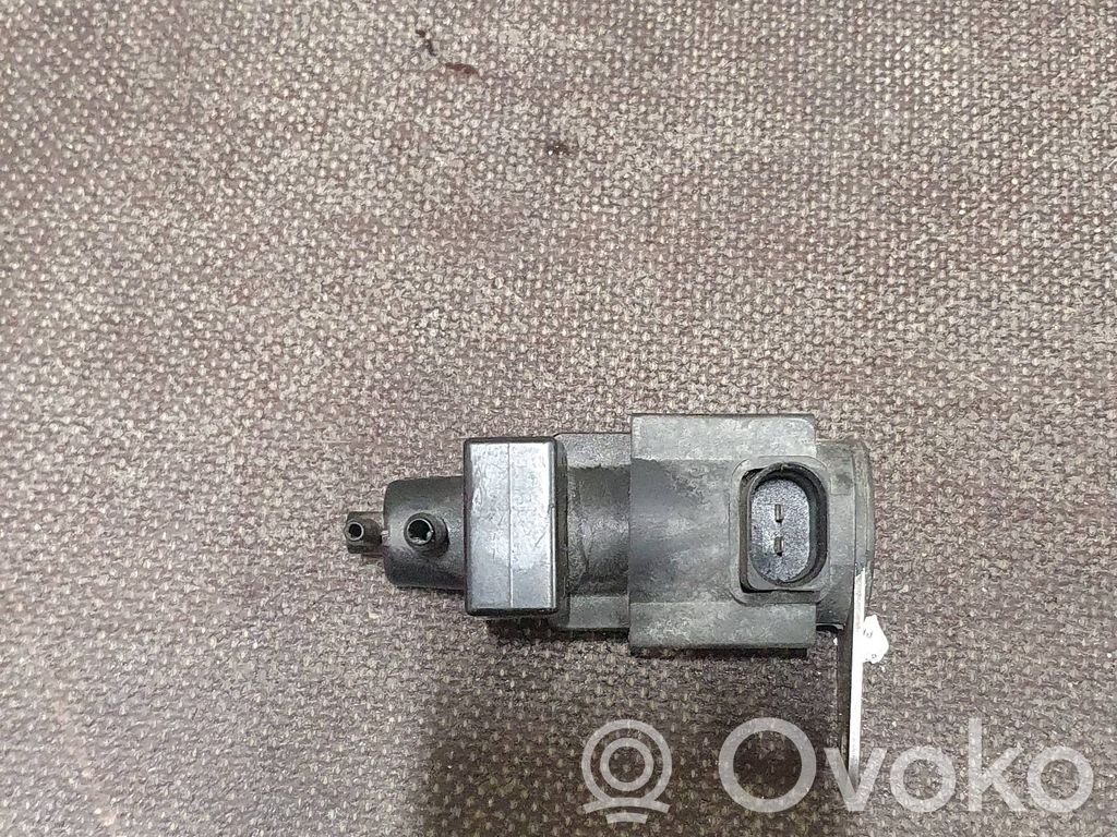 Électrovanne turbo   4E0906628,72290308