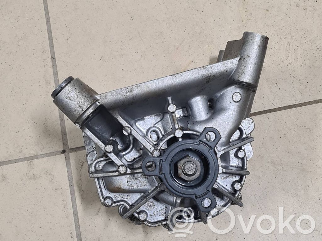 BMW 5 F10 F11 Oil pump 