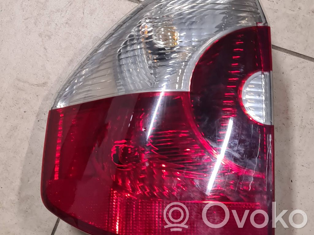 Rear/tail lights   6990170