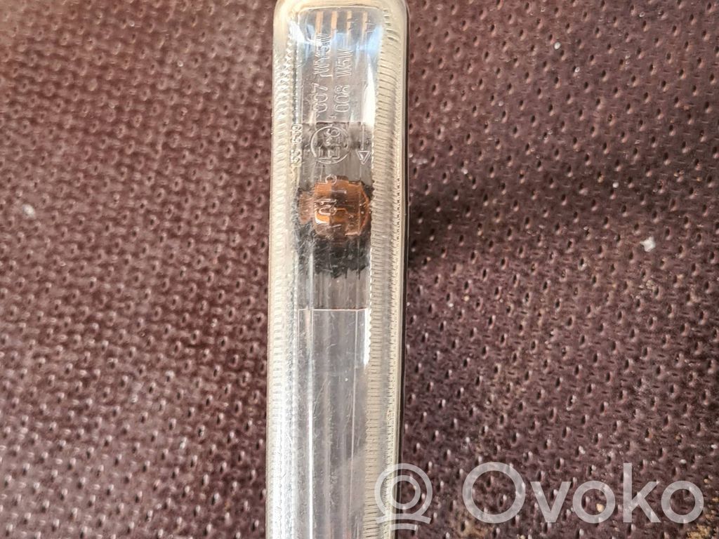 BMW 7 E65 E66 Front fender indicator light 
