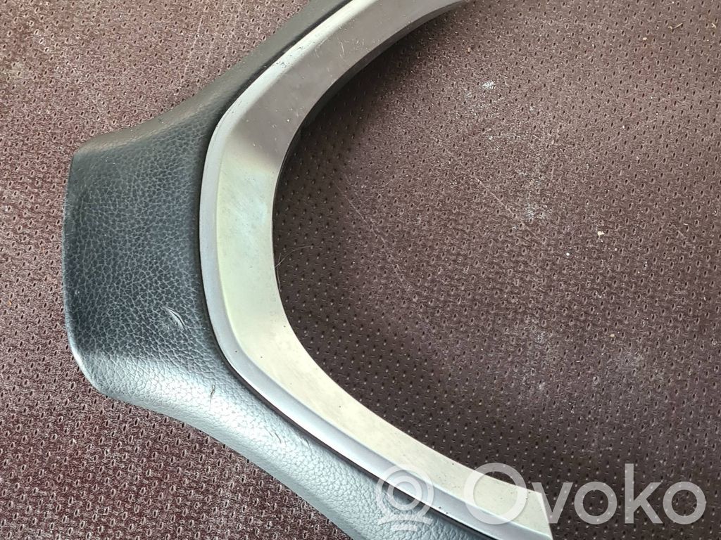 BMW X5 E70 Kita salono detalė 
