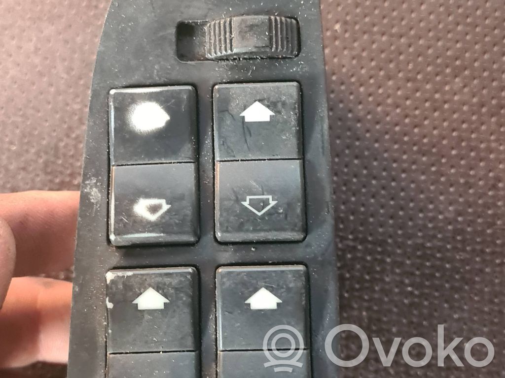 Electric window control switch   8368952,00725085