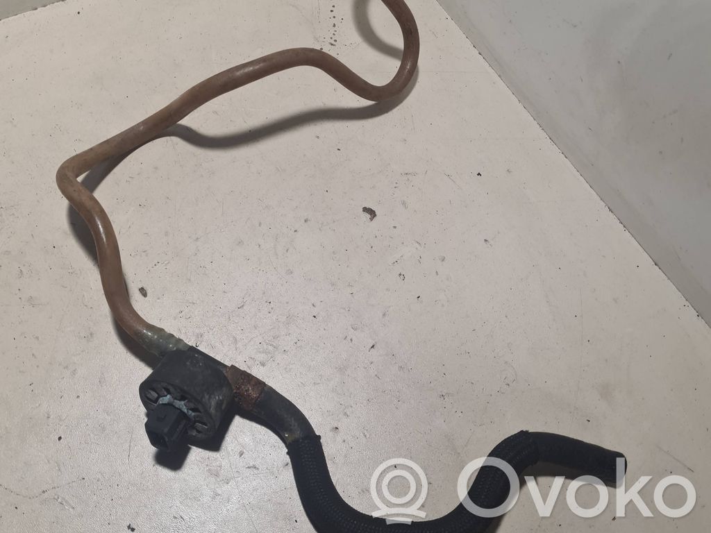 BMW 5 E60 E61 Fuel line pipe 
