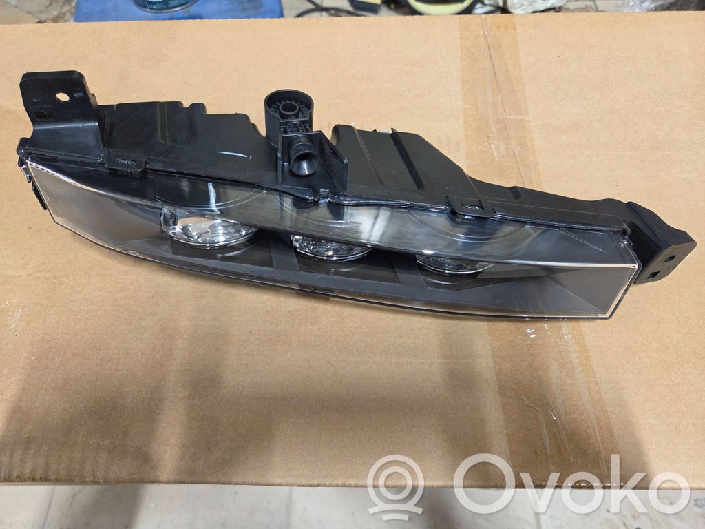 BMW 7 G11 G12 Światło przeciwmgłowe przednie 