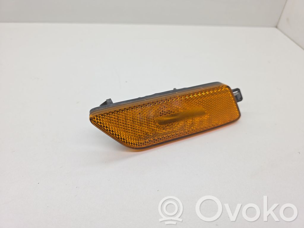 Reflector delantero   95B945120