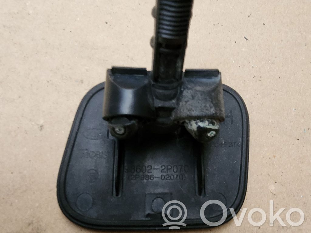 KIA Sorento Windshield washer spray nozzle 