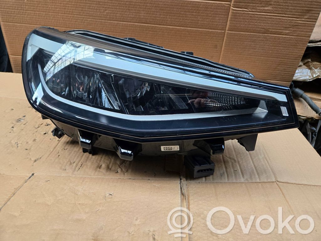 Volkswagen ID.4 Lampa przednia 