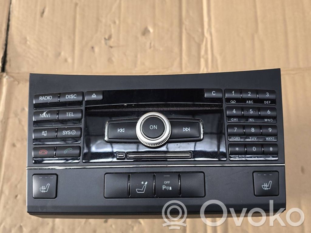 Mercedes-Benz E W212 Panel / Radioodtwarzacz CD/DVD/GPS 