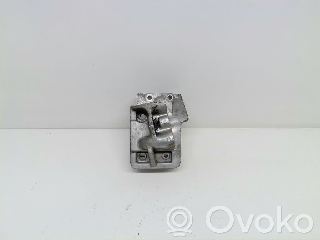 Engine mounting bracket   55195033,55195033,843A1000