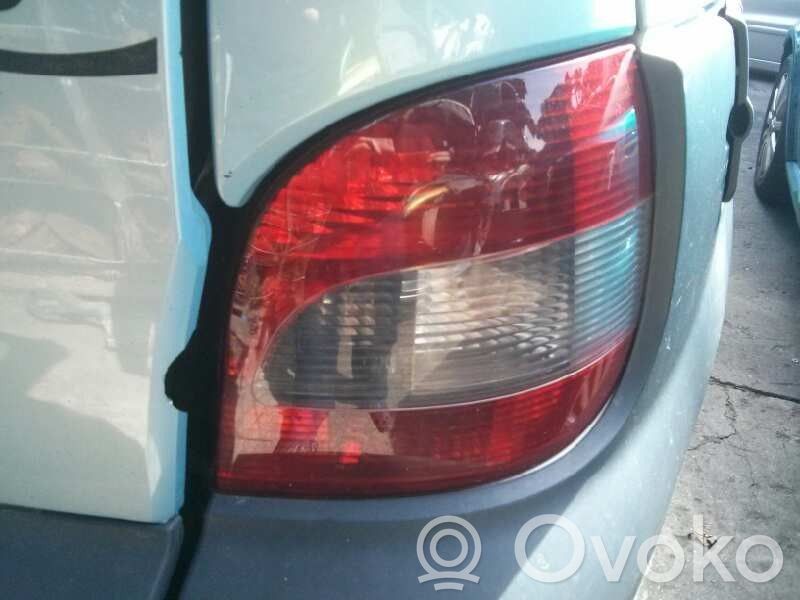 Rear/tail lights