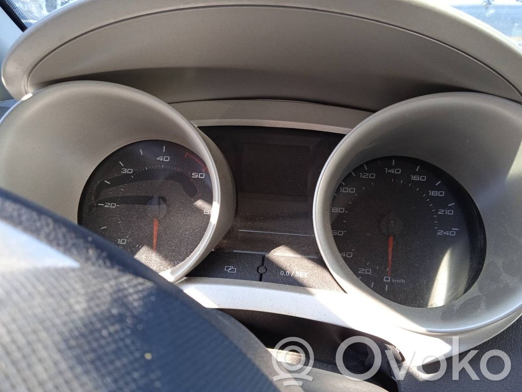 Seat Ibiza IV (6J,6P) Vitezometru (grup de instrumente) 