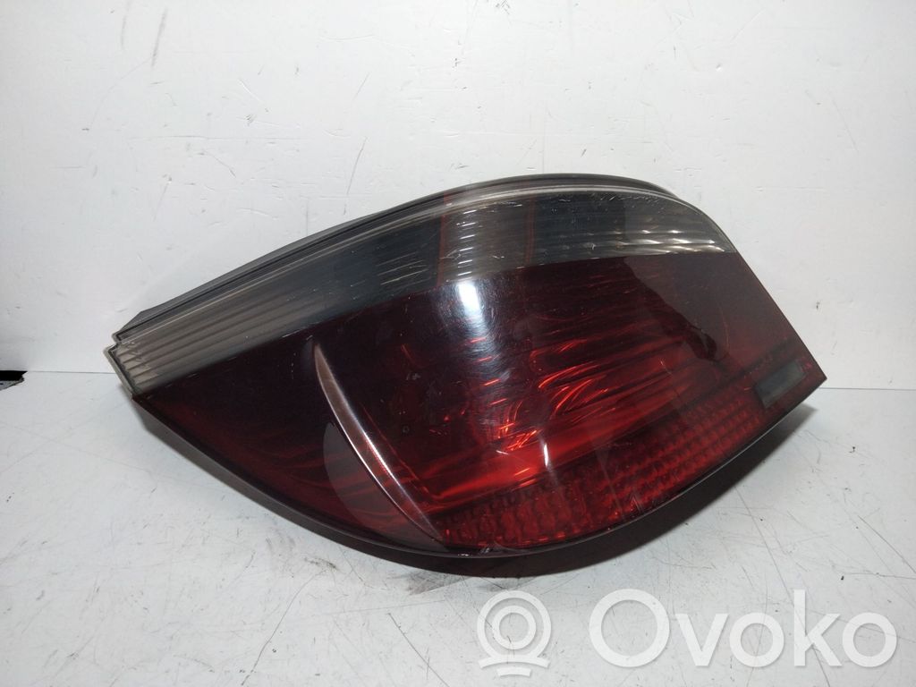 Rear/tail lights   15823703,6923305