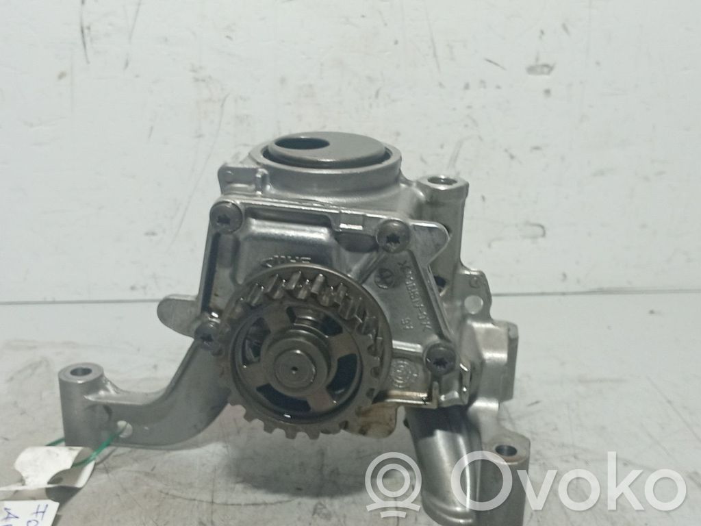 Ford C-MAX II Oil pump 