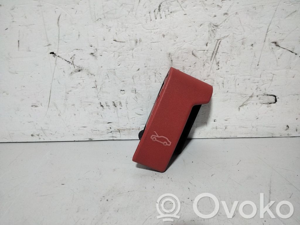 Tie down hook / loop   A1778808902