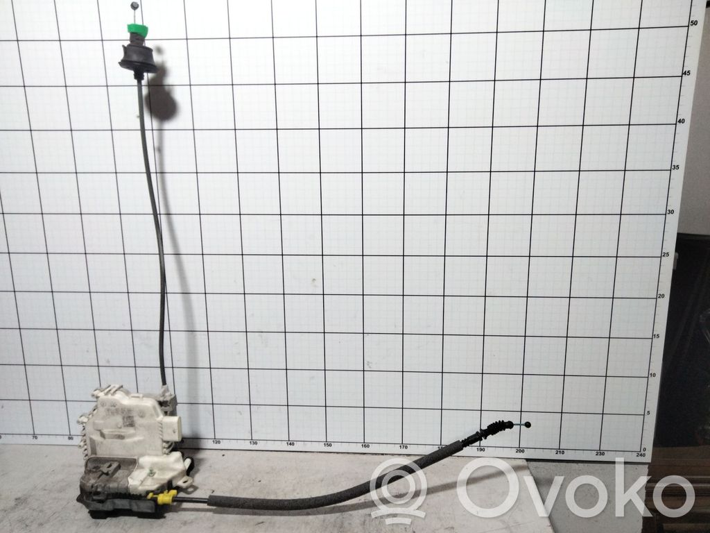 Front door lock   8X1837016C