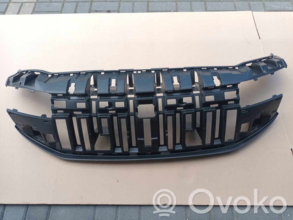 Front bumper mounting bracket   R2KB17E778C