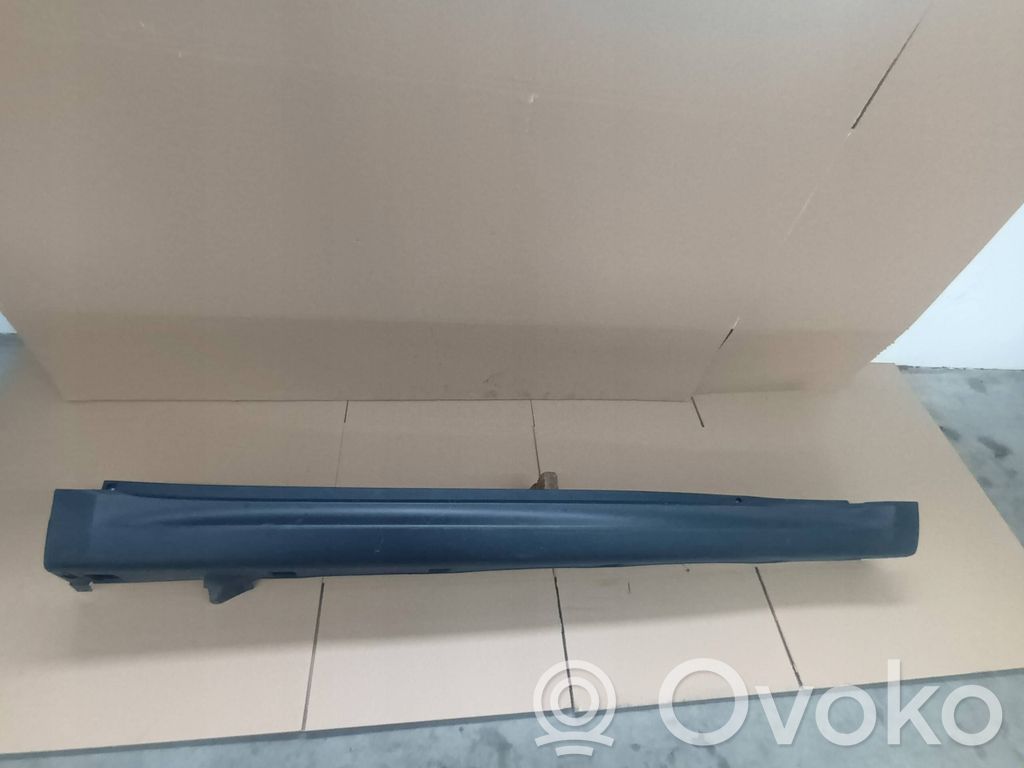 Suzuki Vitara (LY) Moldura del faldón lateral 