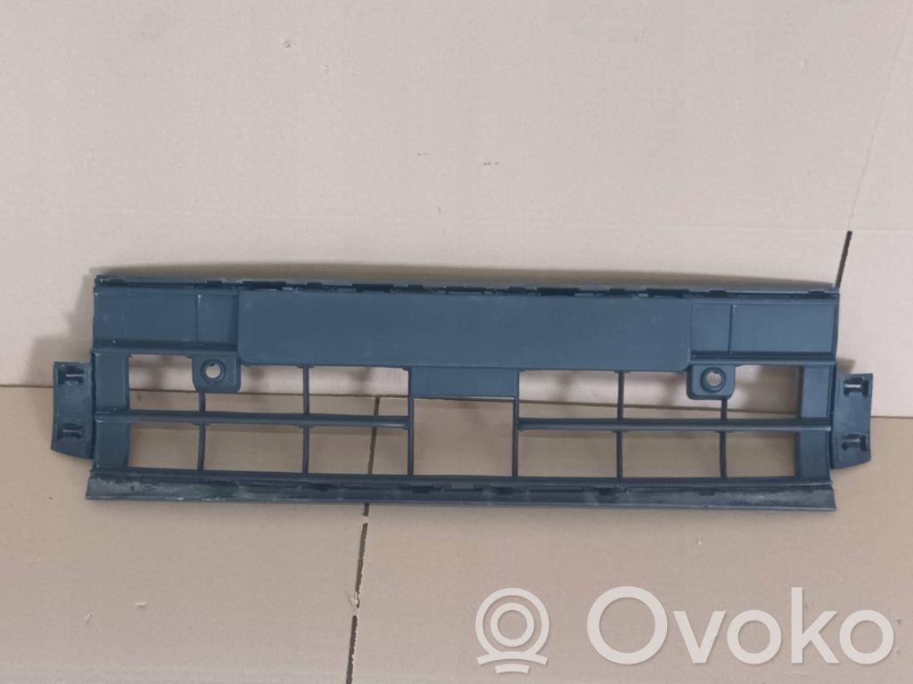 Volkswagen Golf VIII Kratka dolna zderzaka przedniego 