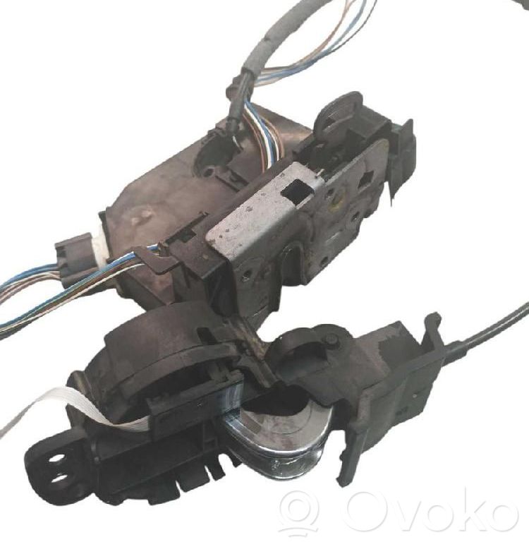 Cerradura de puerta delantera