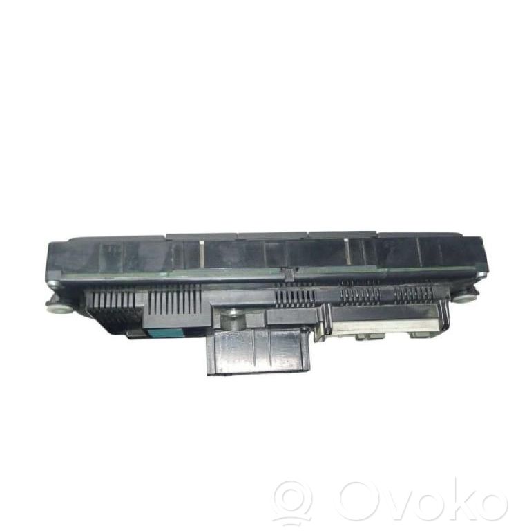 Volkswagen PASSAT B7 Unitate control climatizare 