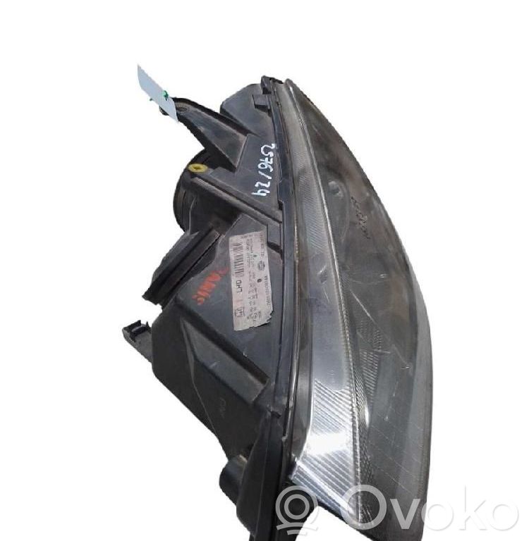 Ford C-MAX I Headlight/headlamp 