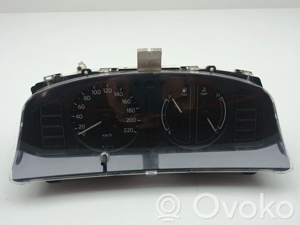 Toyota Corolla Verso E110 Speedometer (instrument cluster) 