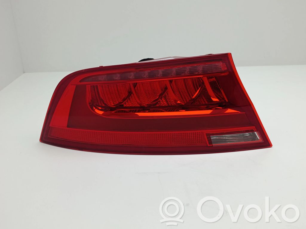 Tailgate rear/tail lights   4G8945095