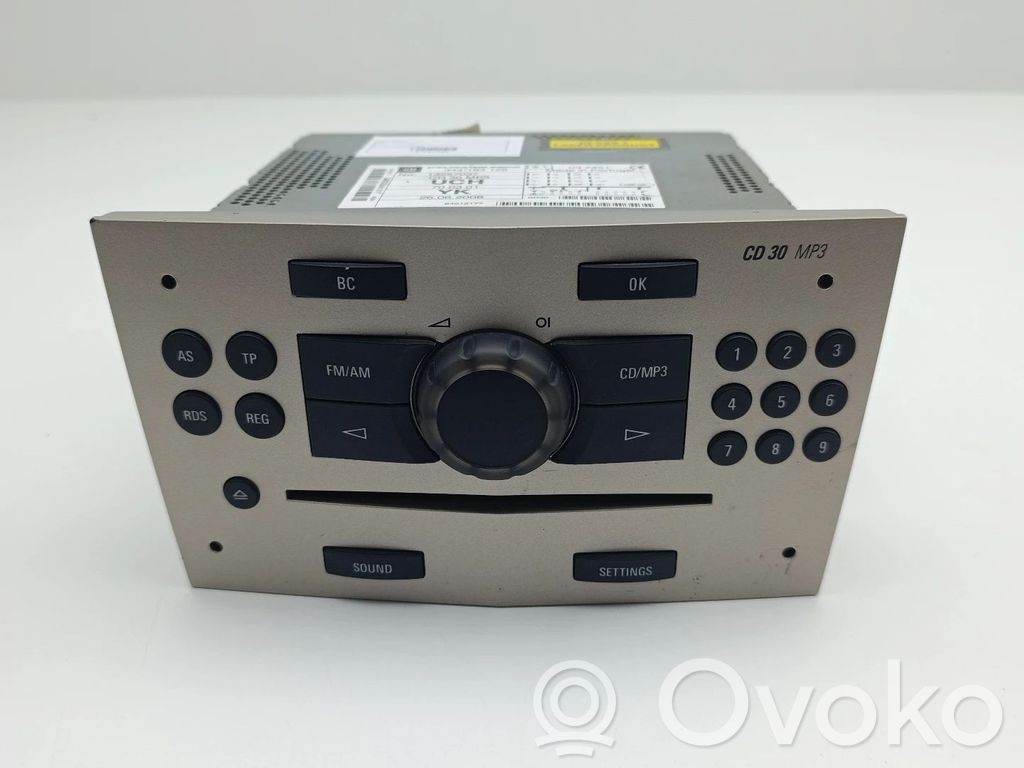 Radio / CD-Player / DVD-Player / Navigation   13257037,344183129,UCHYKCD30MP3