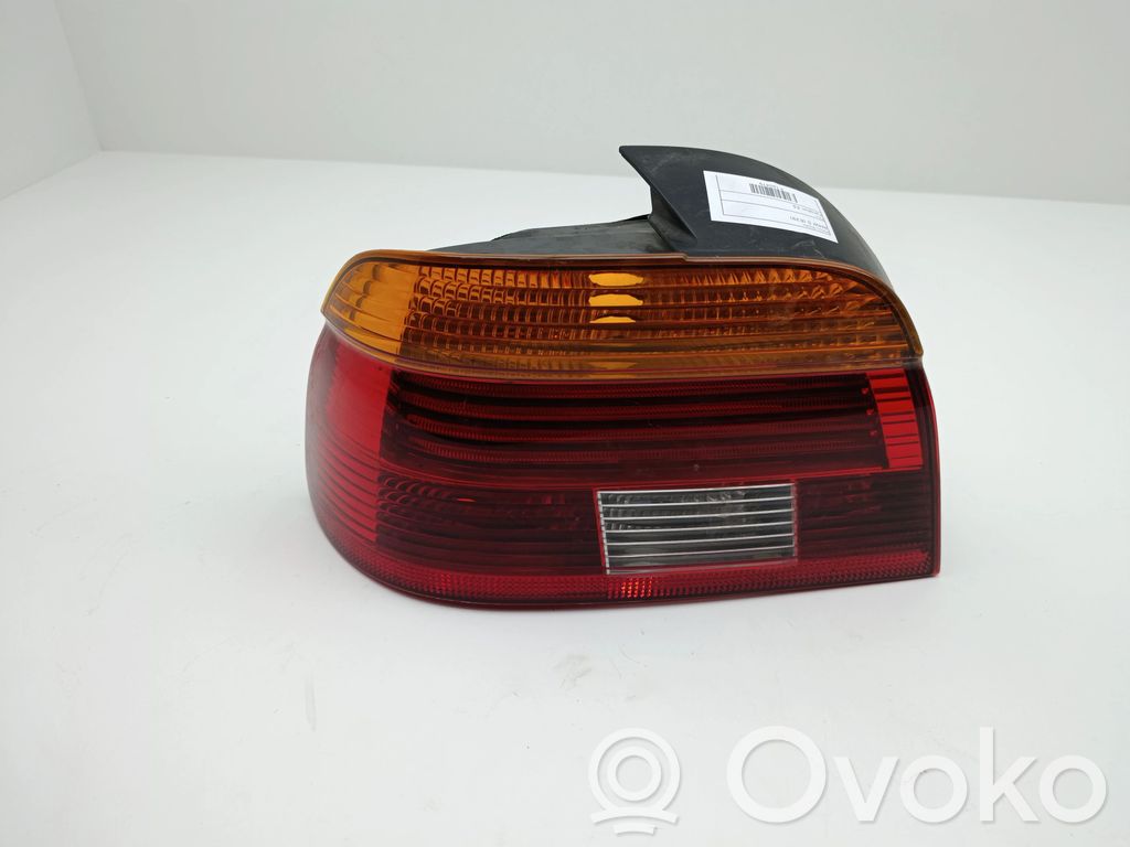 BMW 5 E39 Aizmugurējais lukturis pārsegā 